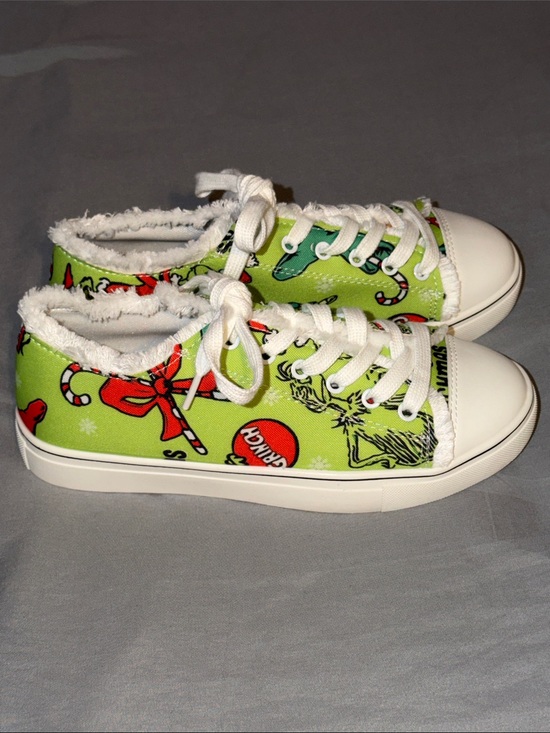 Shoes - NWOT Women’s Green Grinch Print Canvas Sneakers with Faux Fur Trim